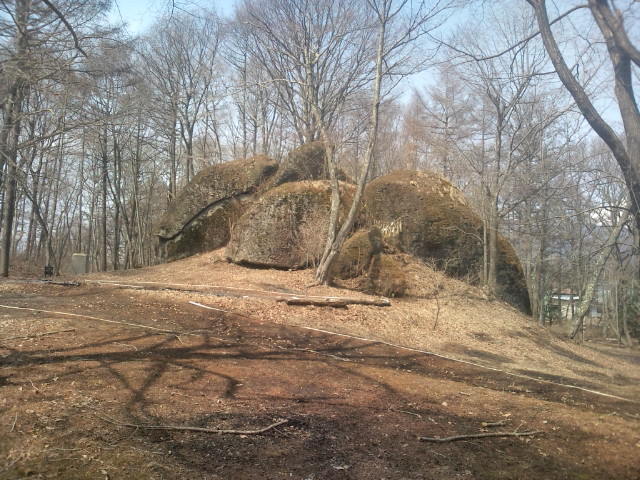 巨大岩2