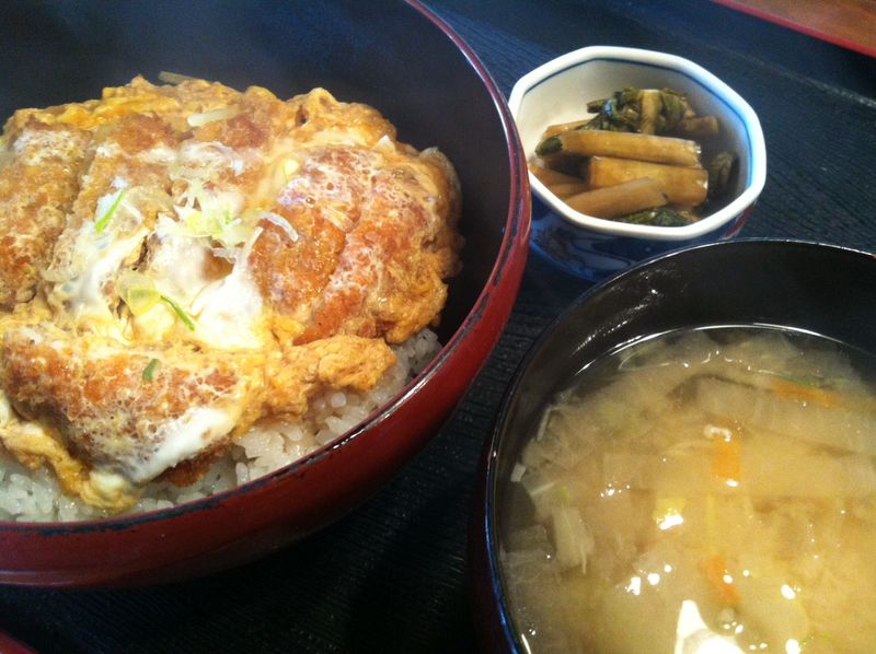 トラステ・チキンカツ丼